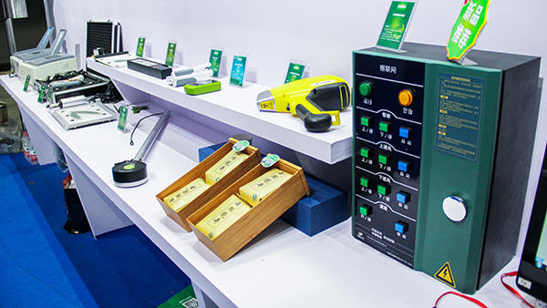 客戶現(xiàn)場體驗(yàn)茶葉質(zhì)量安全追溯