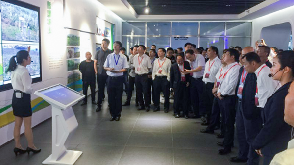 智慧涼都科技農(nóng)業(yè)云平臺受到六盤水電視臺、貴州日報(bào)社等媒體關(guān)注