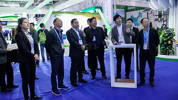 云南省農(nóng)業(yè)農(nóng)村廳李國林副廳長一行深入了解農(nóng)業(yè)大數(shù)據(jù)情況。