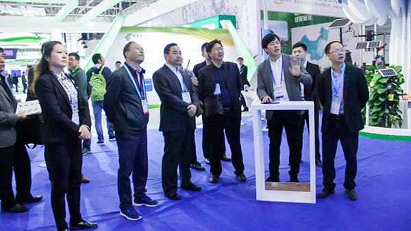 云南省農(nóng)業(yè)農(nóng)村廳李國(guó)林副廳長(zhǎng)一行深入了解農(nóng)業(yè)大數(shù)據(jù)情況。